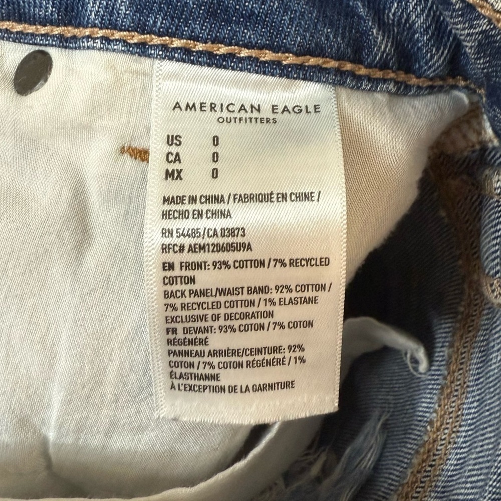 AMERICAN EAGLE Mom Short Distressed Cutoff Summer High Waisted Light Wash Shorts - Picture 9 of 9